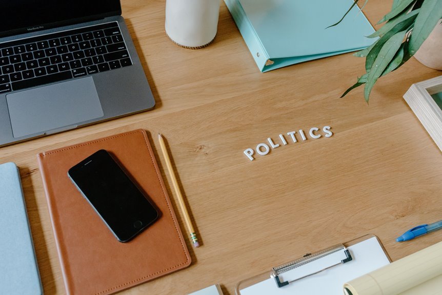 18009243156 Newscrane Guide to Politics, Business and Technology